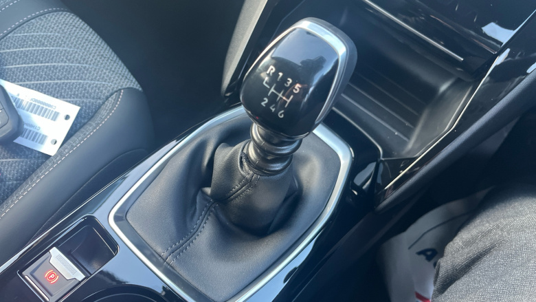 Peugeot 208 1.2 PureTech 100 Allure 5dr Petrol Hatchback